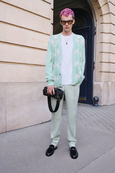 Look 19